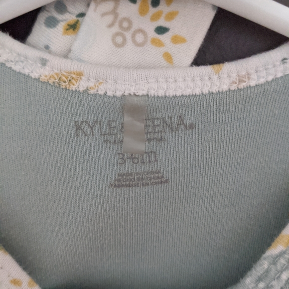 "Tiny Miracle" onesie/bodysuit matching headband - Picture 2 of 2